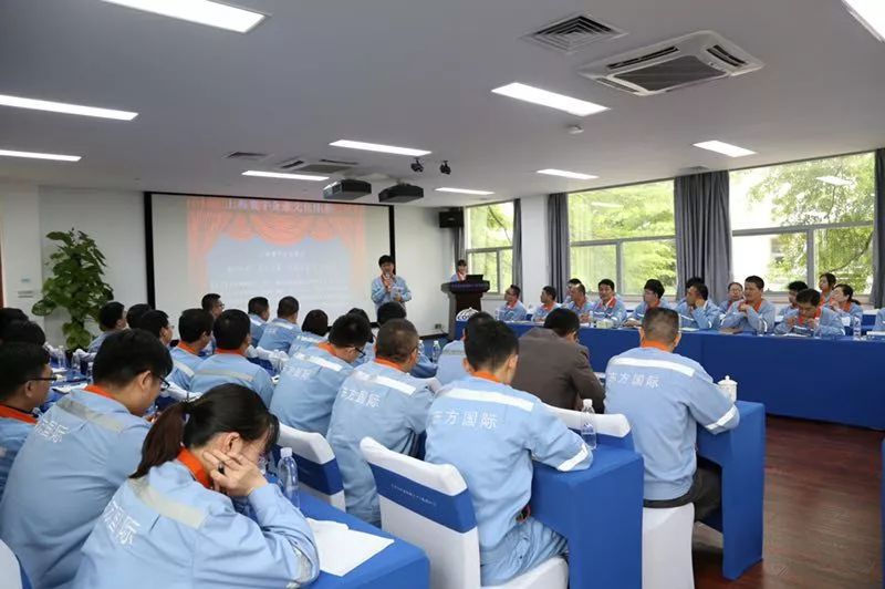 广州箱厂全体员工及部门一线代表共80多人参加会议.