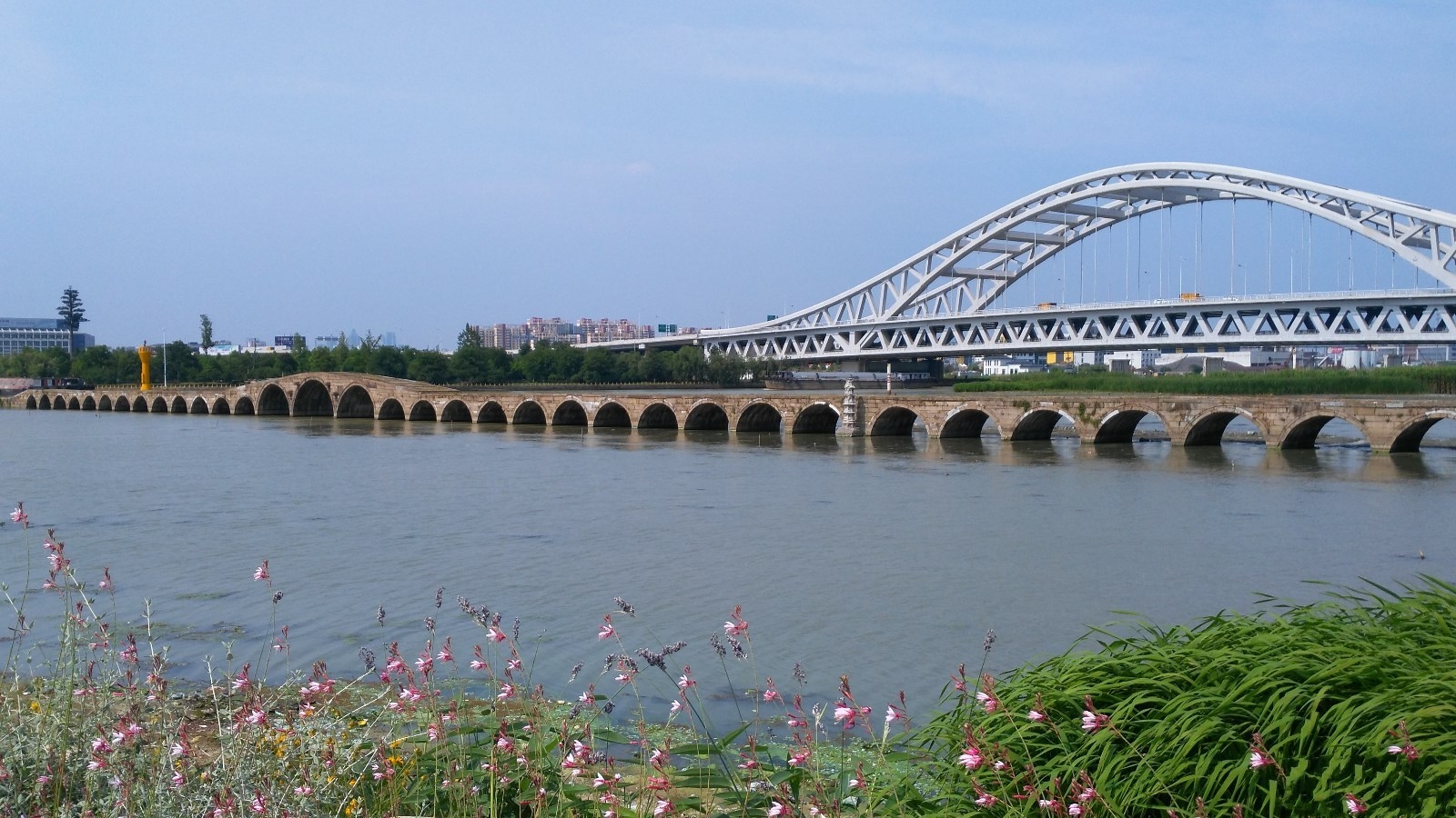 原创我国现存最长的一座多孔石桥足足有53孔是中国十大名桥之一