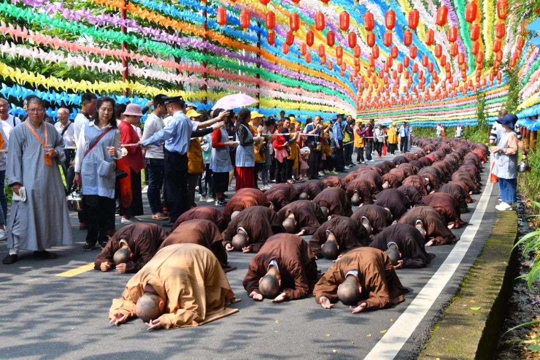 沙县淘金山母亲节万人报恩朝拜盛大空前