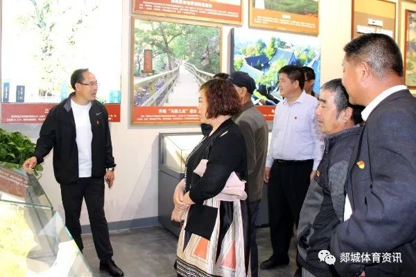 分别参观了实事求是展室,于霭辰展室,双榴书屋和郯城革命斗争史纪念馆