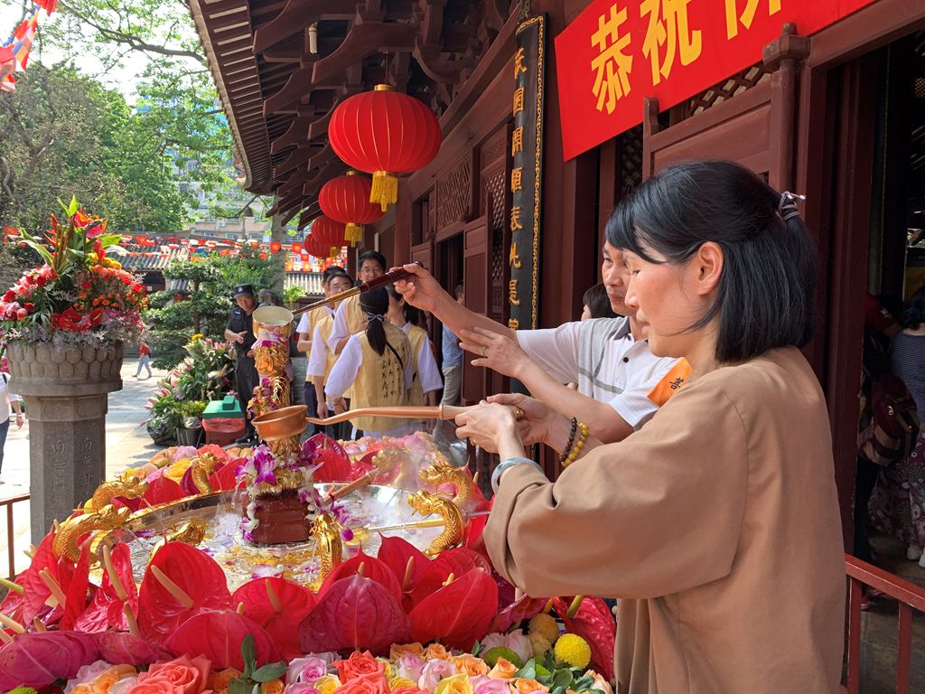 广东省佛教协会会长,广州光孝寺方丈明生大和尚率四众弟子隆重举行