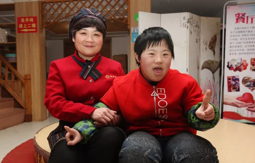 为了智障儿女七位妈妈凑钱开素食餐厅用爱心温暖着这座城