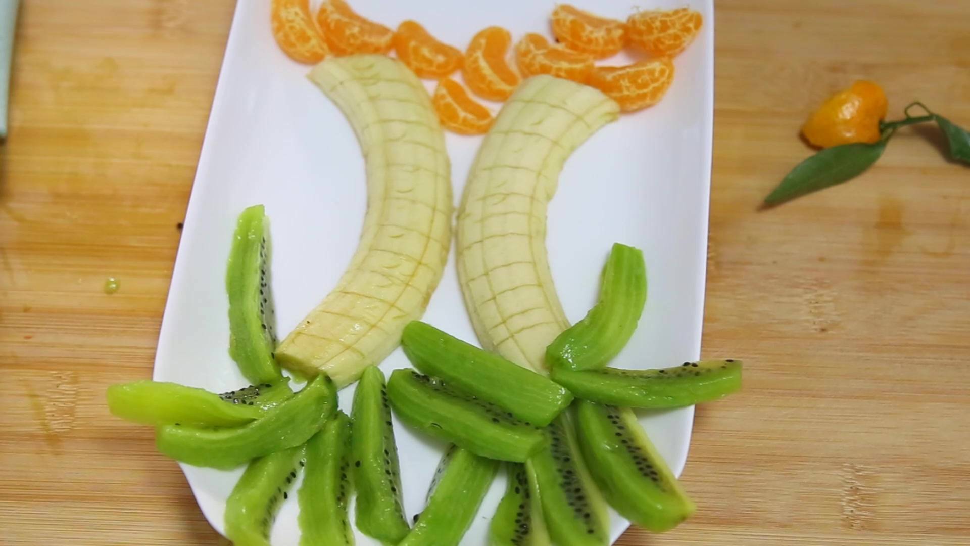 香蕉橘子猕猴桃切一切摆一摆创意水果拼盘来了