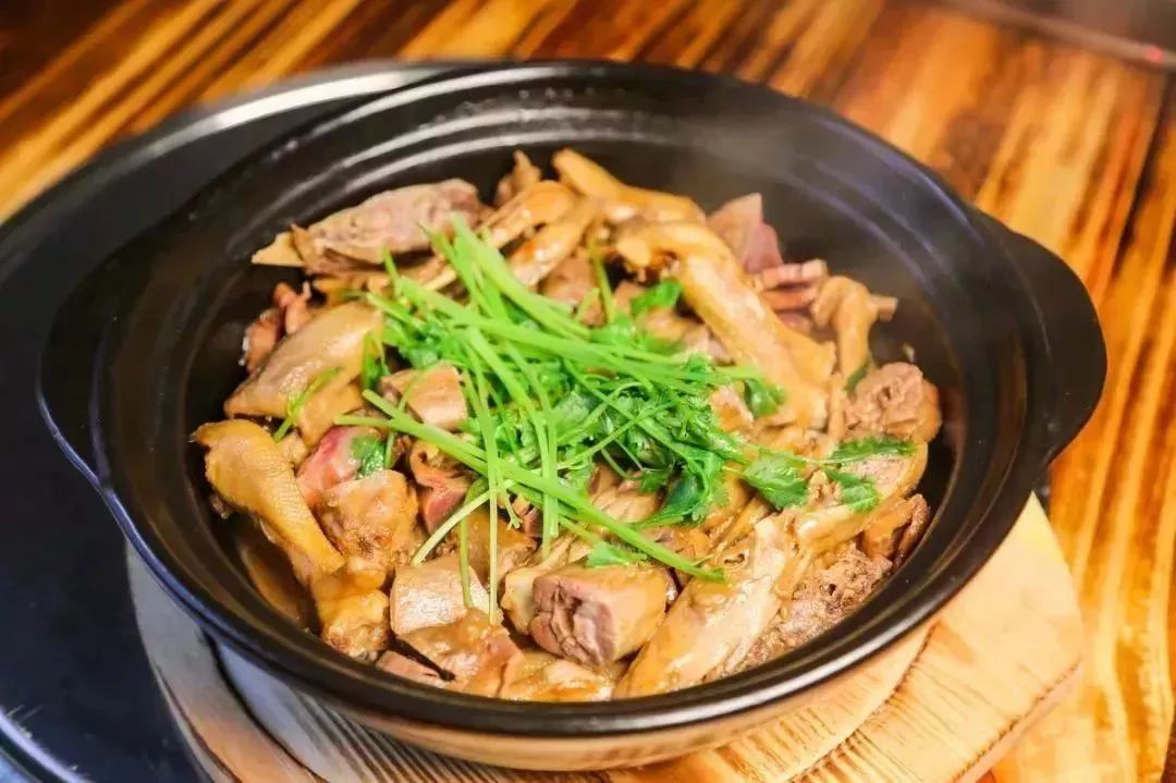 千万别去马坝这家店吃饭会喷泉的木桶鱼好吃得让你