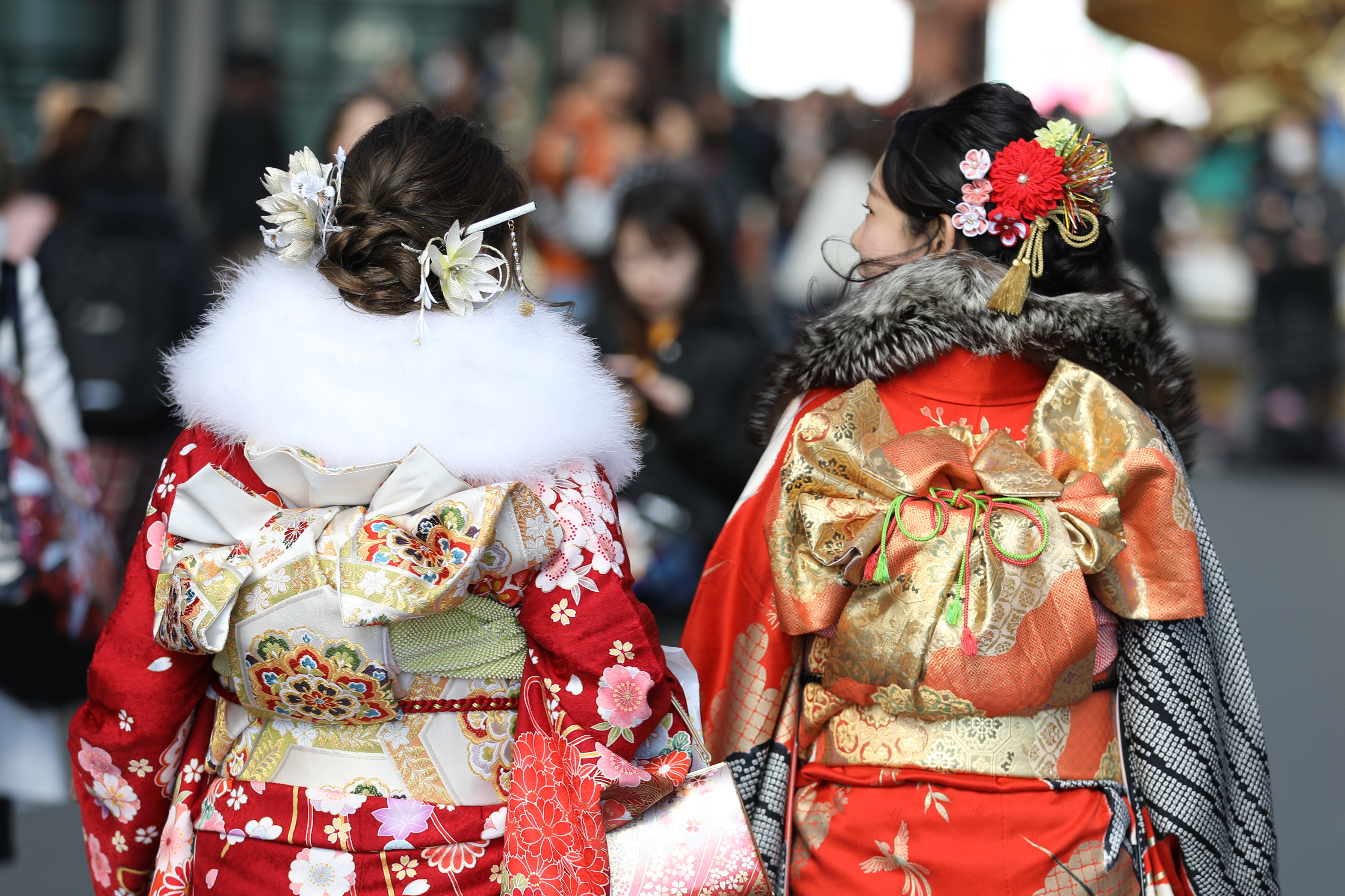 这是身着和服的女子在日本千叶县参加成人礼(2019年1月14日摄)