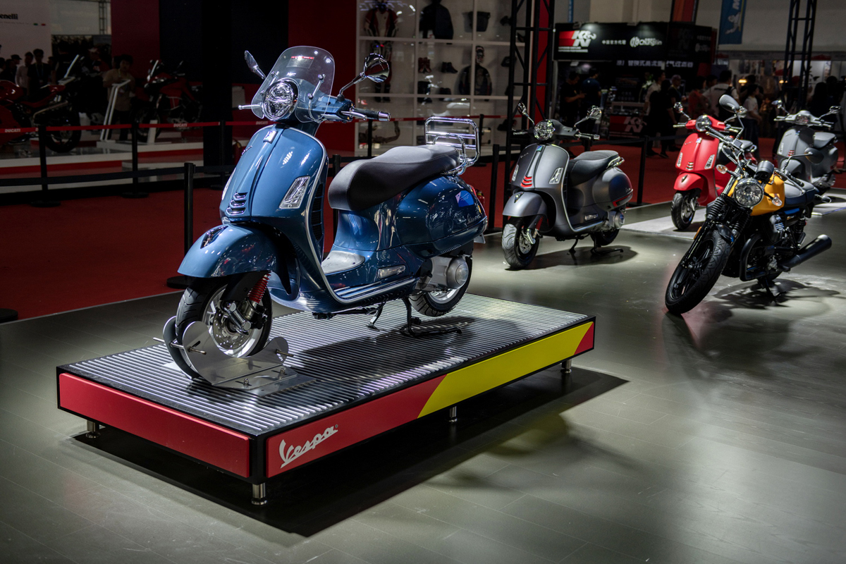 比亚乔集团旗下四大品牌的车型悉数亮相,piaggio beverly 300,vespa