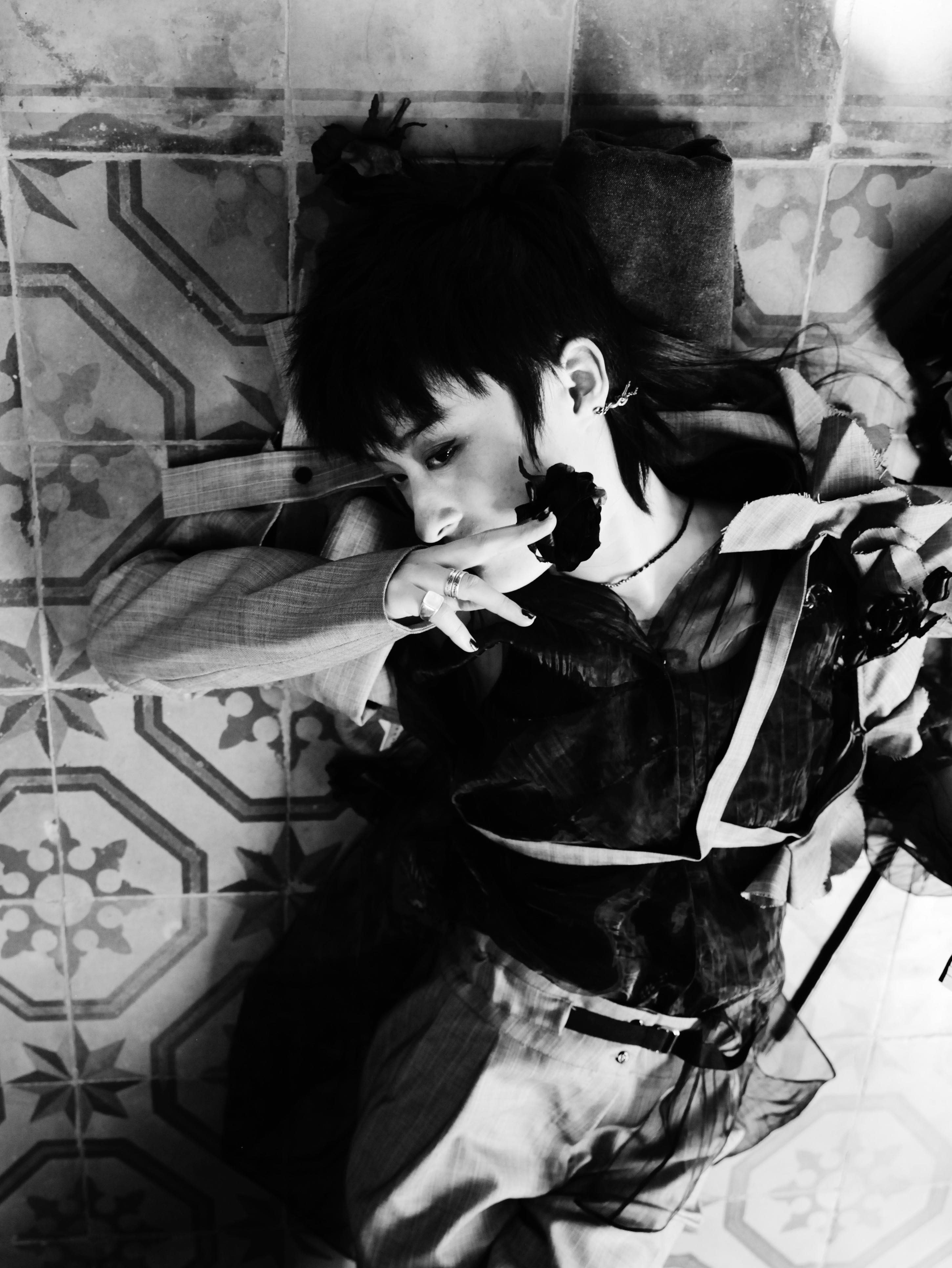 曾轶可新歌雌雄同体倔强上线揭秘外星物种进化论