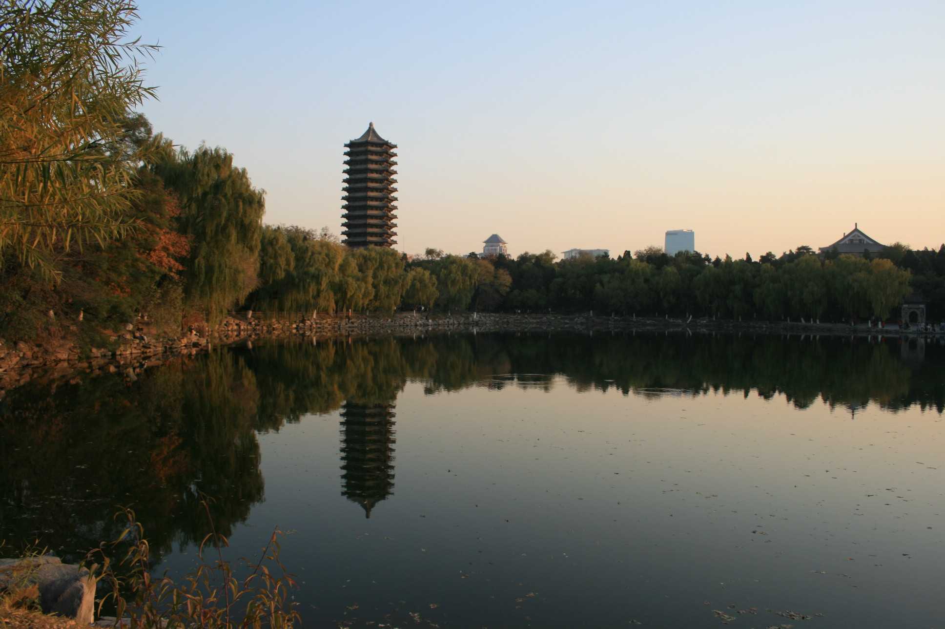 原创北京一处被忽略的古塔建筑原是校园供水塔就在北京大学校园内
