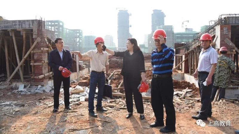 5月10日上午,由县委书记龚法生,县长胡海洋带队的上高县重大项目专项