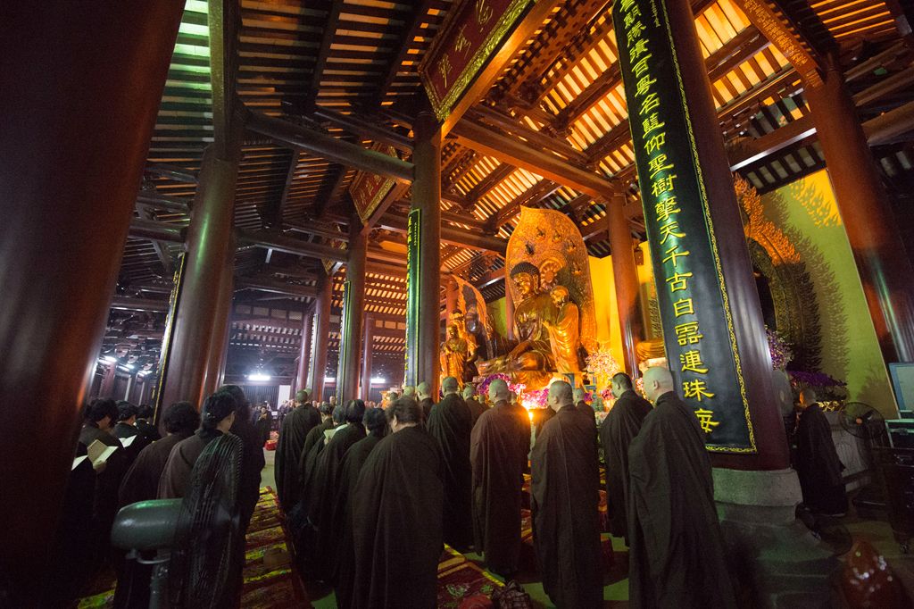 广东省佛教协会会长,广州光孝寺方丈明生大和尚率四众弟子隆重举行