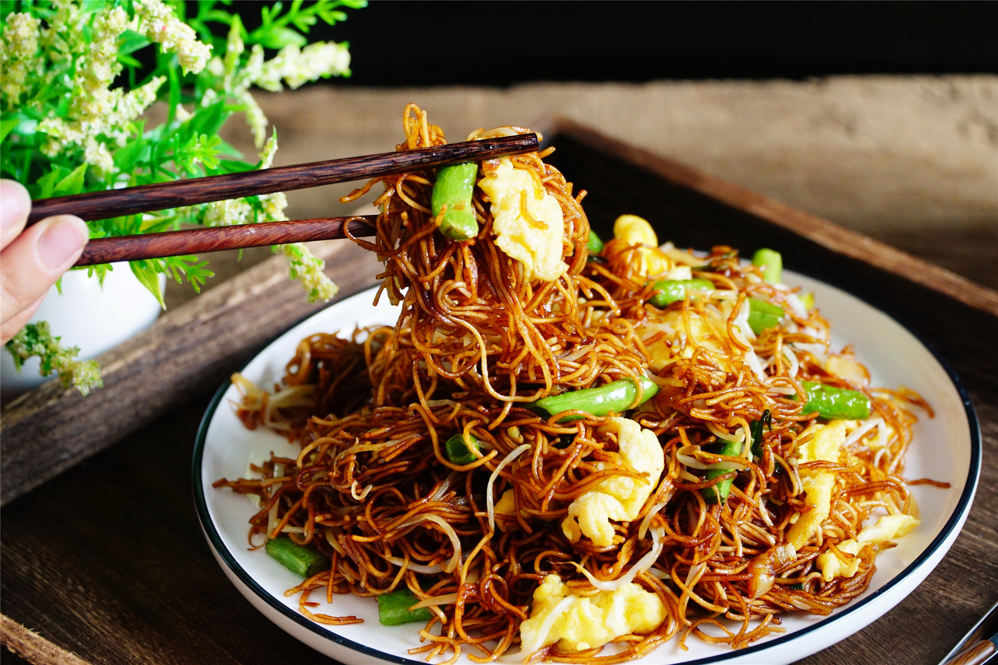 以上是家常炒面的做法,厨艺不高,仅供参考,吃好玩好,明天见.