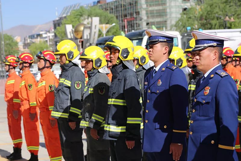 自治区消防救援总队后勤部何峰部长出席仪式并作重要讲话,城关区政府