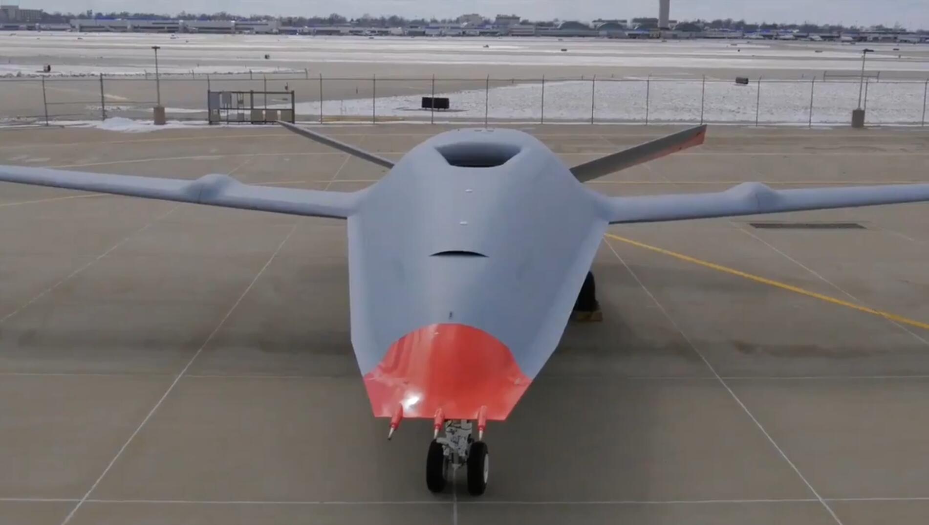 性感"小红唇"亮了:美国mq-25无人机备战首飞