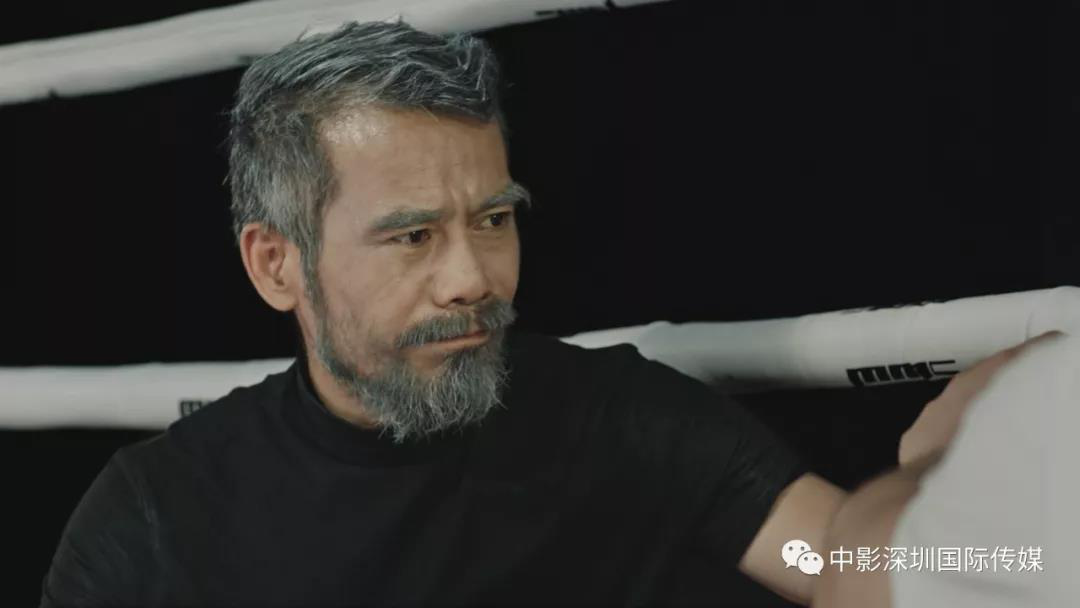 今年他领衔主演的院线电影《铁拳雄心》于5月10日在全国各大院线上映