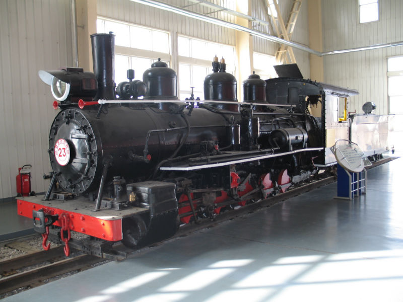 机车车辆展厅面积16500平方米,可容纳800~1000人同时参观,主要展出了