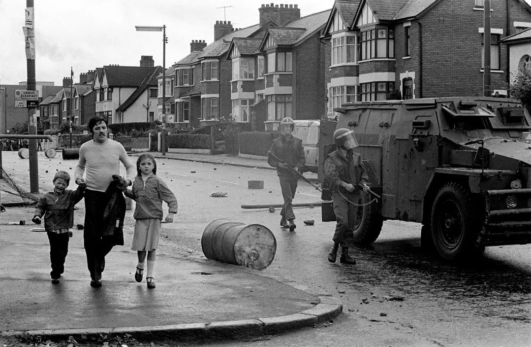 著名摄影师镜头下的牵手