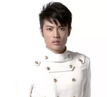 原创上戏02级雷佳音李念孙艺洲这个班盛产低开高走的翻红演员