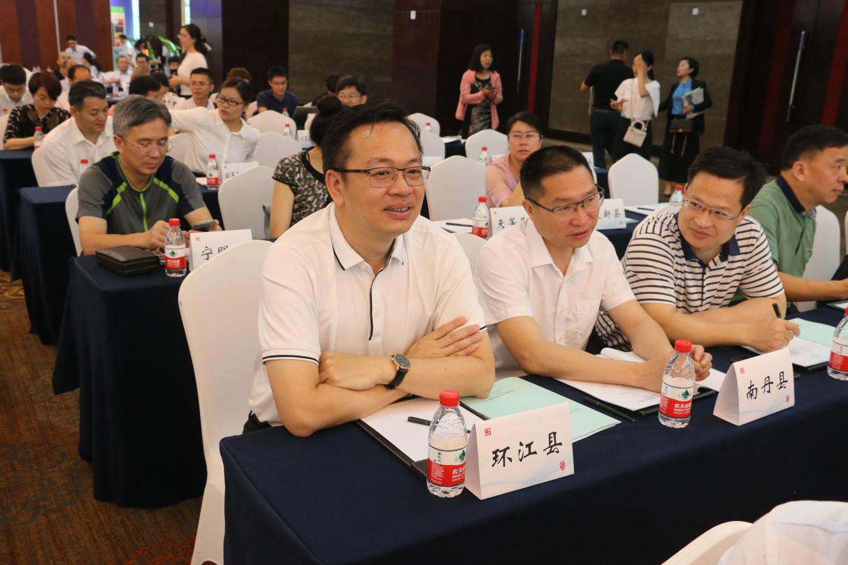 以产业助脱贫,以招商促发展