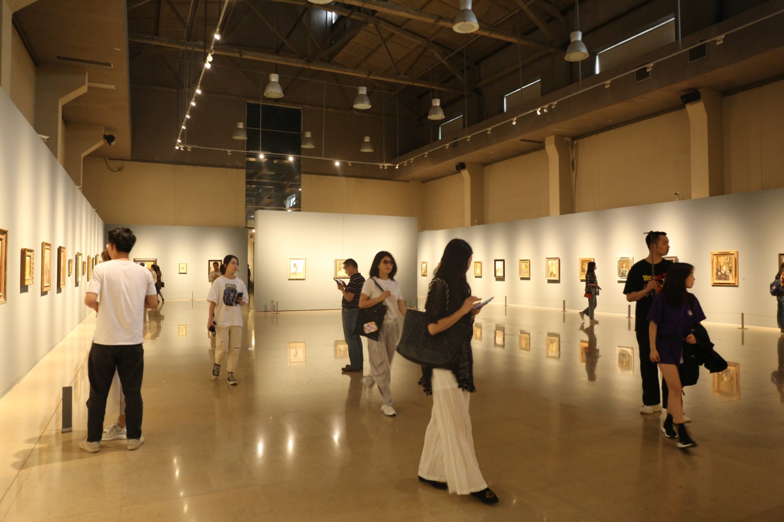 中国油画院正心观物芃芃绘画作品展和学而时习尤勇画展展出