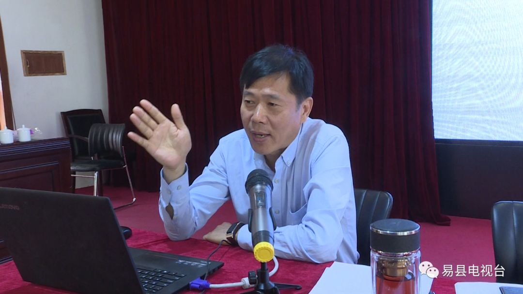 会上,省应急管理厅副厅长张广富就安全生产相关知识进行授课