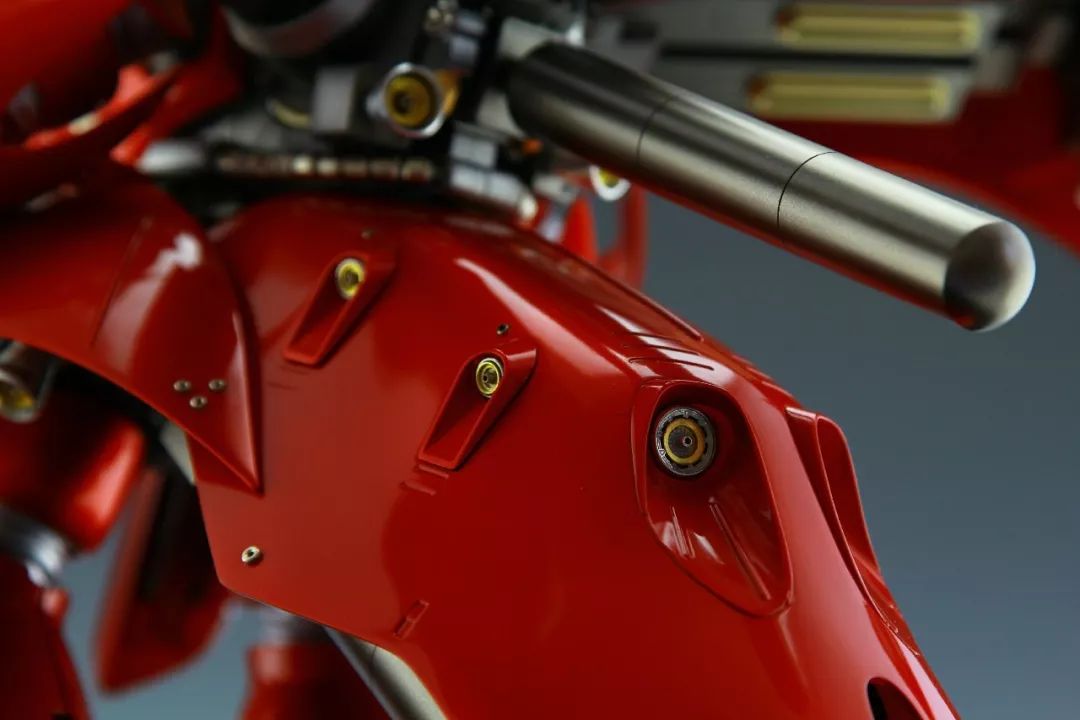 re夜莺伪电镀涂装尽显亮丽与整洁