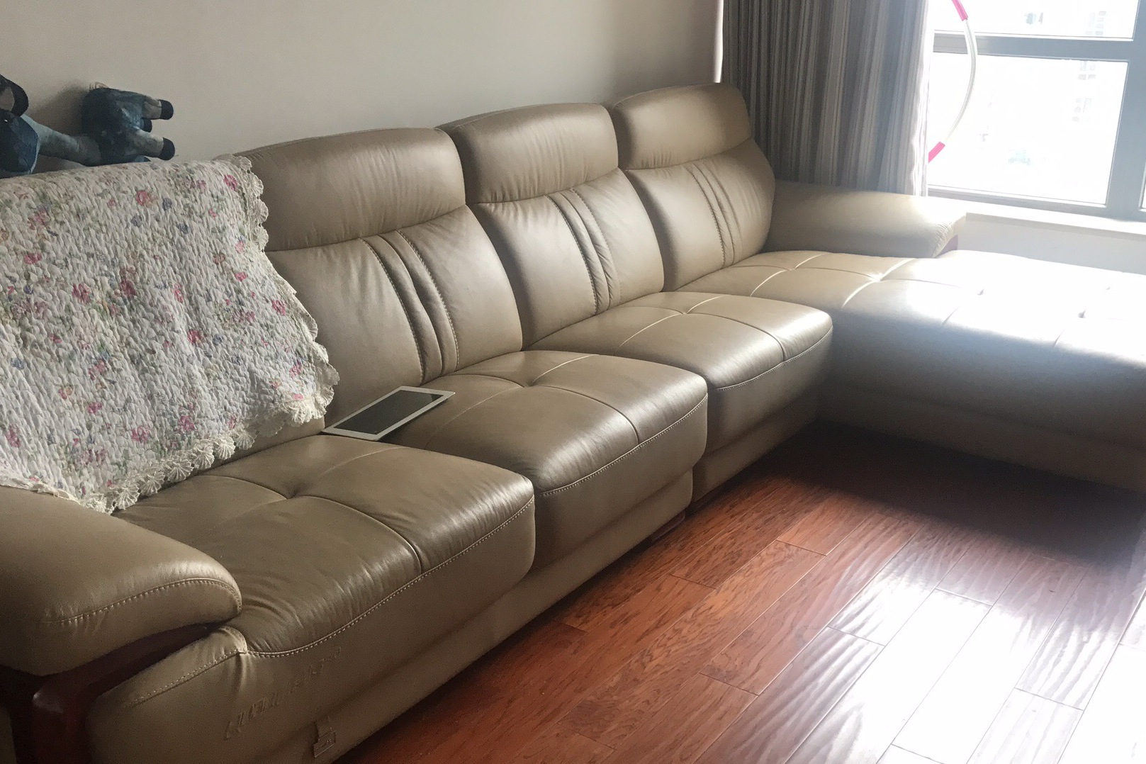 皮沙发清洗有妙招,学会之后让沙发更有光泽