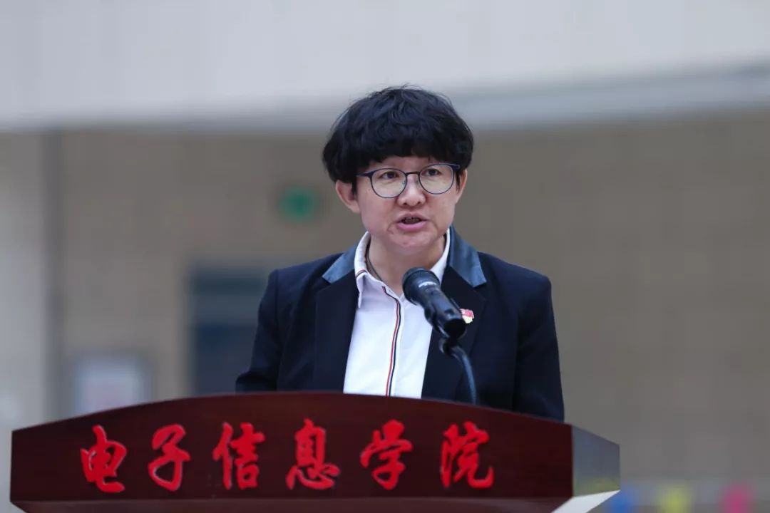 比脑力拼体力八方精英齐聚电子聚合力展实力以赛促学