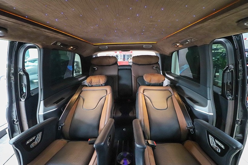 国六标准奔驰v260加长版内舱升级高逼格星空顶灯宜家宜商