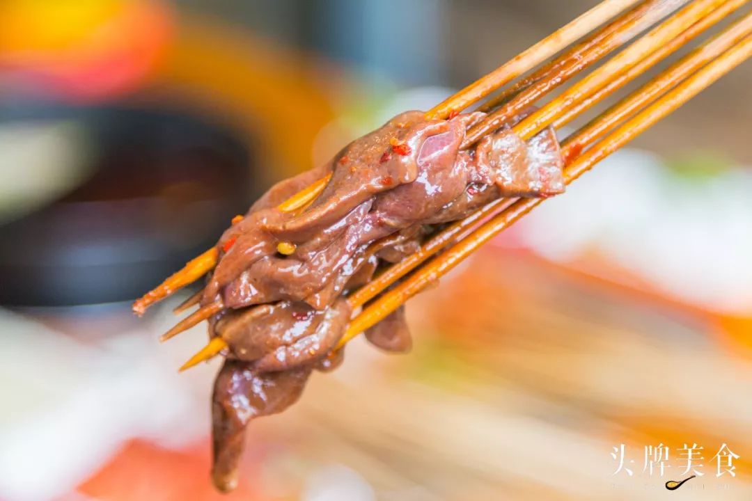 只要38元这家地道的成都串串火锅店70种无限量任吃