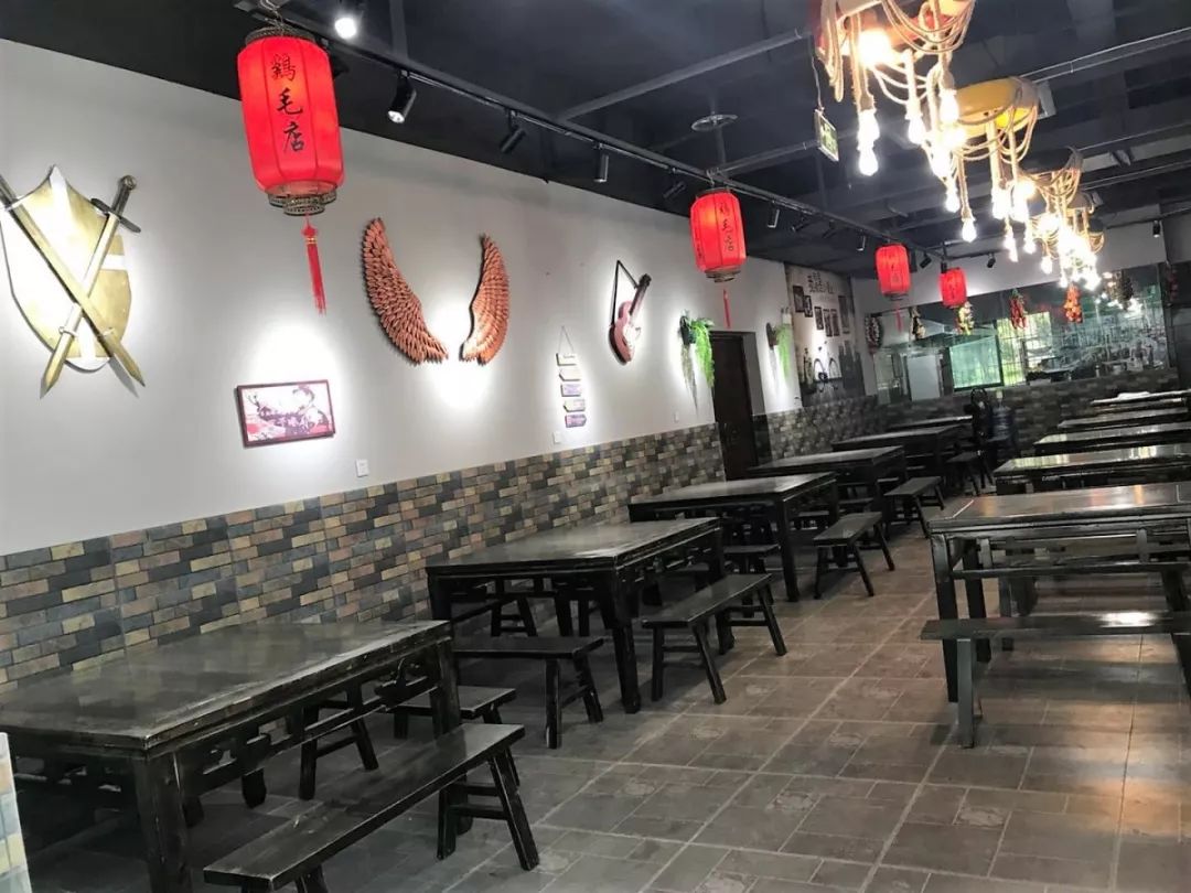 仅99元抢龙泉老字号鸡毛店34人餐香辣小龙虾油焖田螺扇贝香辣花甲吃虾