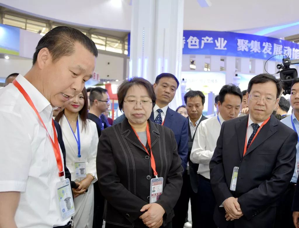 陈俊,郑光照分别视察第四届丝博会暨西洽会柞水展位