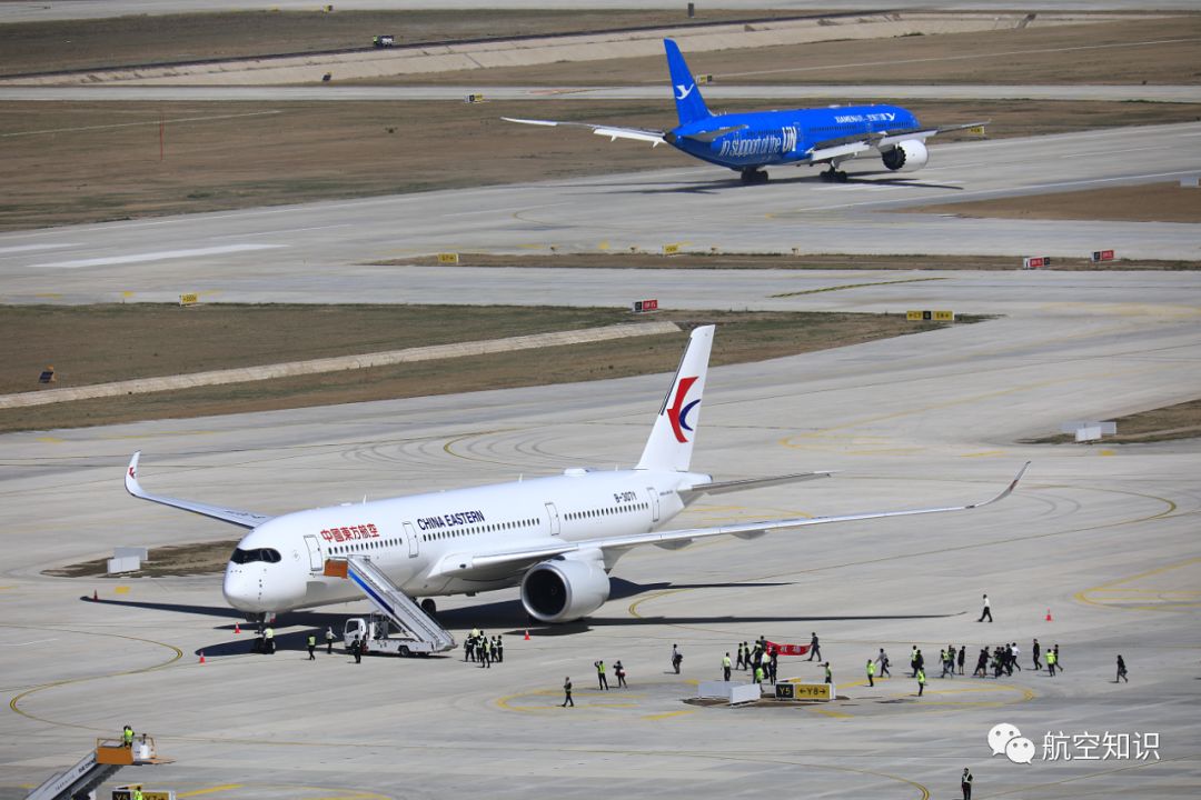 塔台视角高清大图北京大兴机场四架客机降落成功
