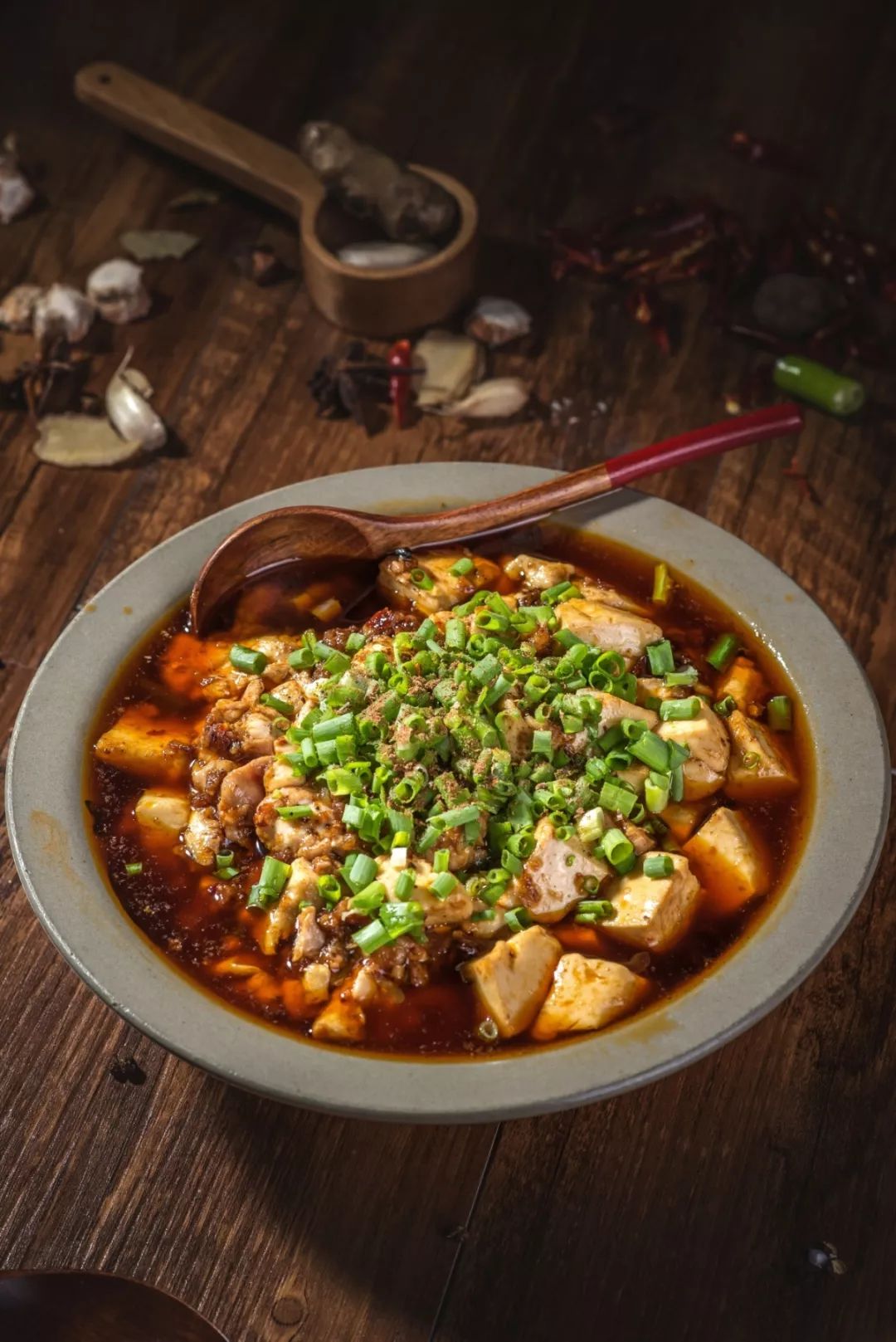 还有炒牛肉丝,豆花牛肉,凉拌白肚,牛脊髓烧豆腐等,每一道菜都值得一试