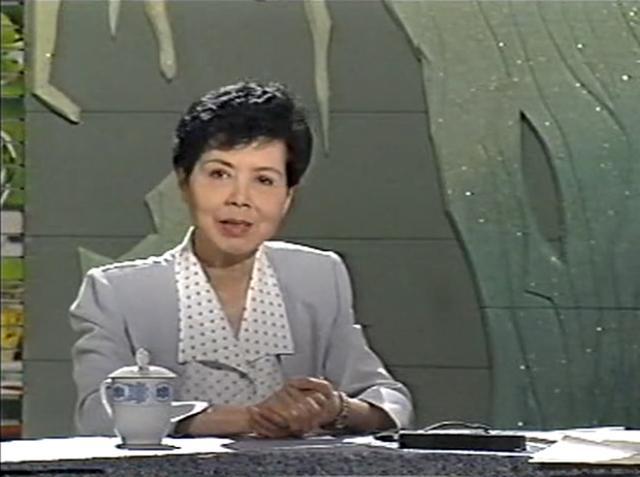 原创美丽的她50岁才走红主持为您服务成80年代共同记忆如今86岁