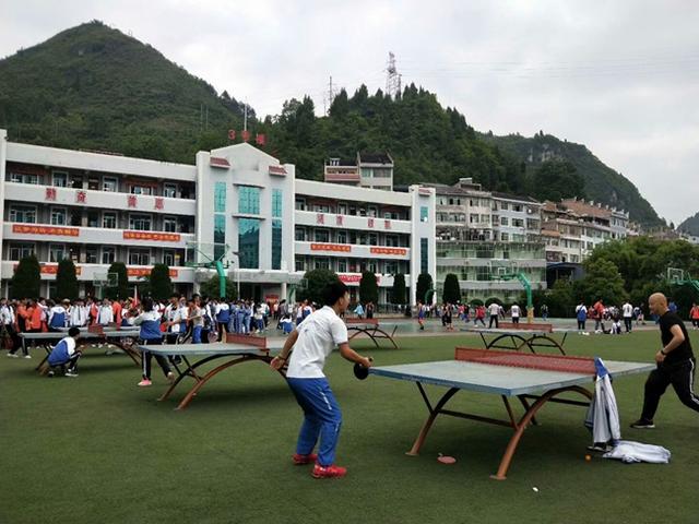 律动青春梦 点赞中国情——镇远中学举行第十六届校园文化艺术节文艺