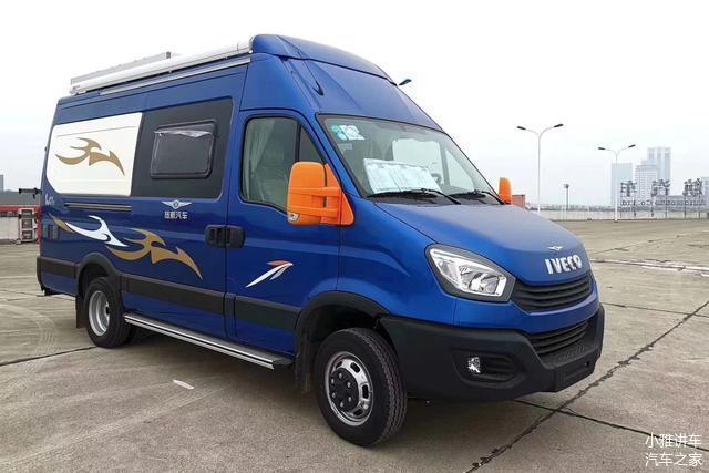 续东定制自行式b型房车