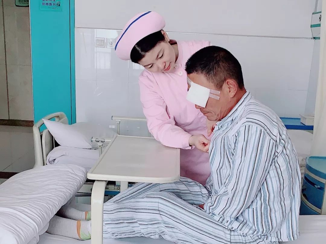 512国际护士节提升护理服务质量让患者感受温暖的力量