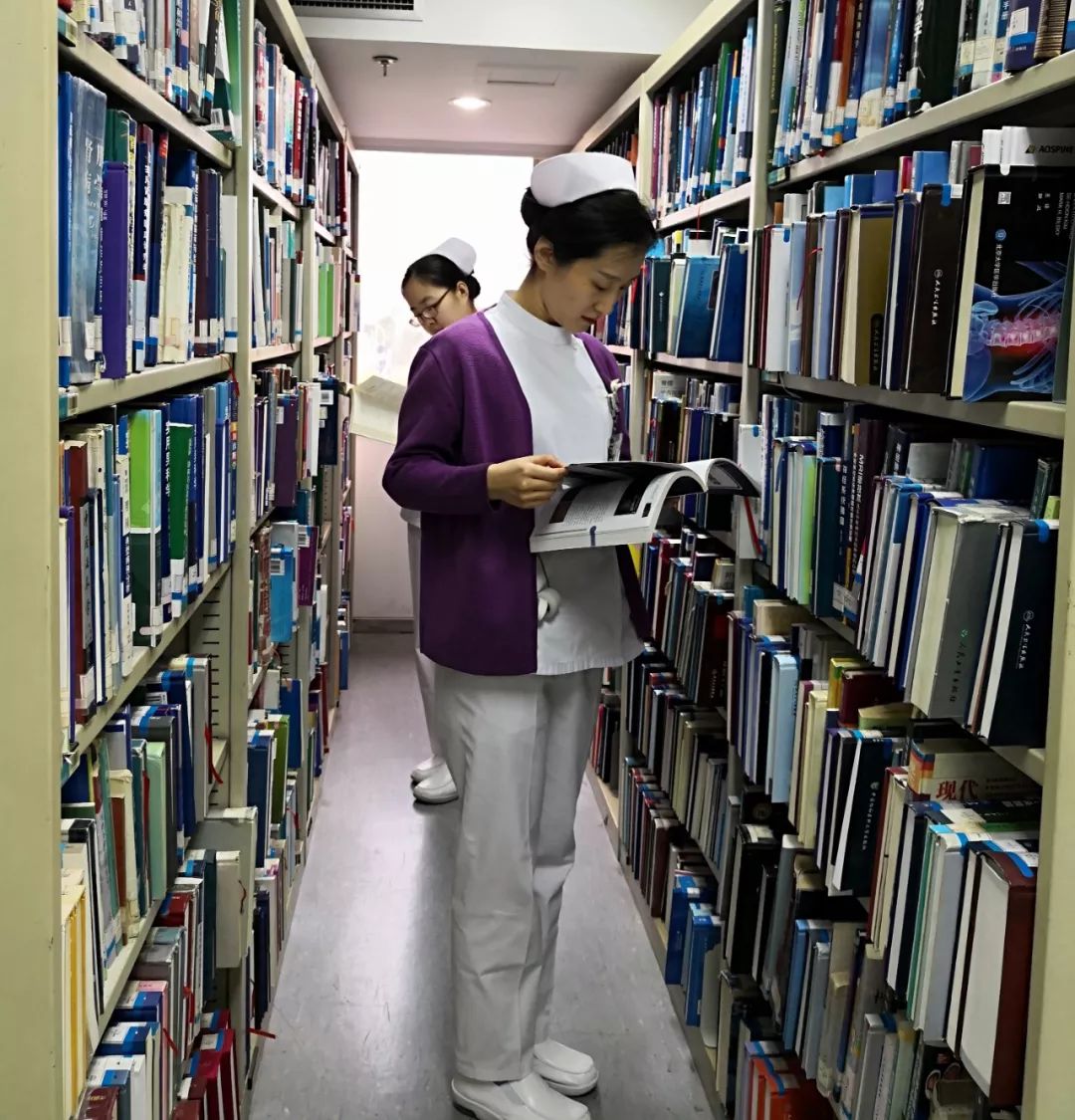 北京协和医院护士伴随着健康中国战略的实施和人口老龄化进程的加快