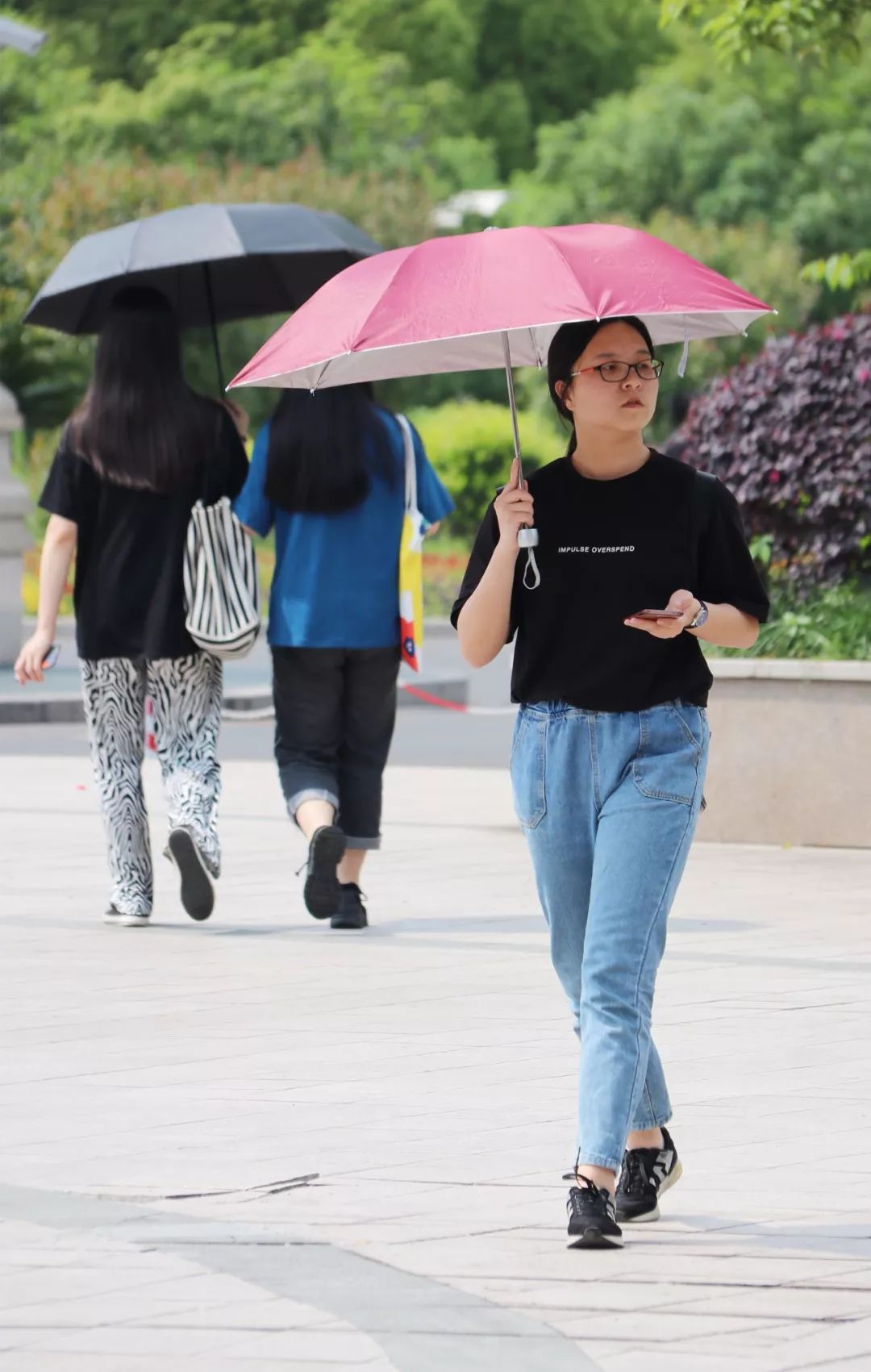 第43期街拍丽水的女神打伞都那么美