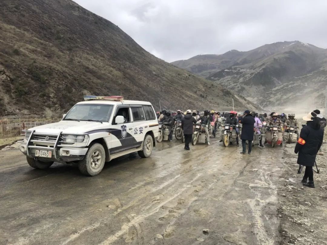 西昌乡顺利完成辖区各采集点虫草采集群众进点工作