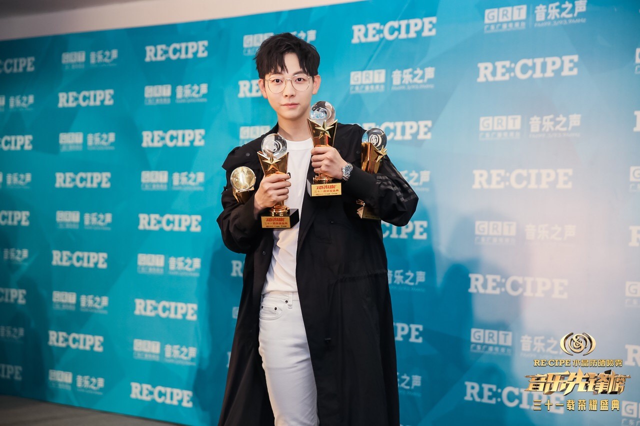 继第五张专辑《念·旧》正式发行后,胡夏受邀参加各大热门综艺,同时