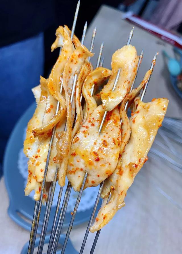长春这家炭烤鲽鱼头喷喷香小串子有创意又好吃一般地方都没有