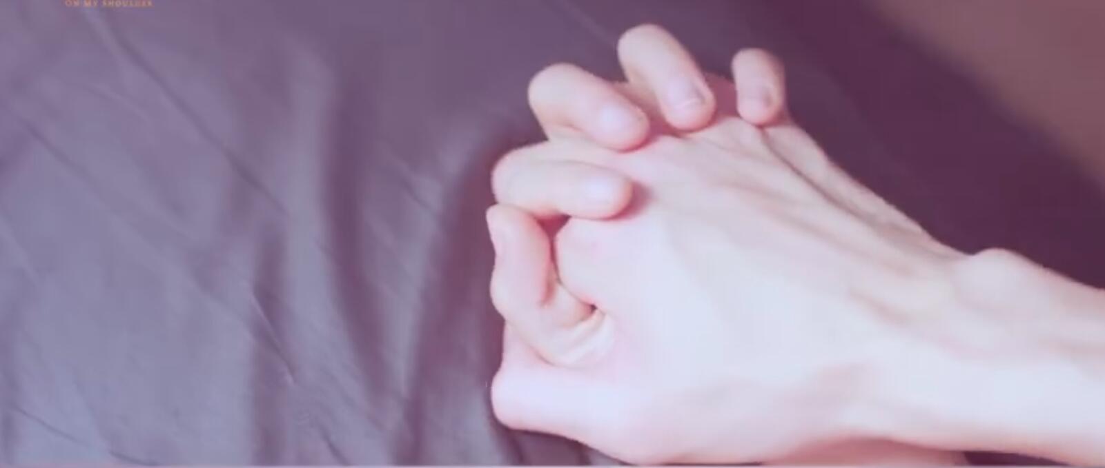 继亲亲,咬耳朵,十指相扣,眼看各种感觉到位,但是!