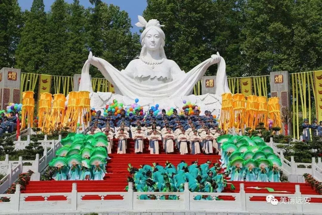 嫘祖是黄帝的妻子,为黄帝生了两个儿子,我们都是炎黄子孙,作为黄帝