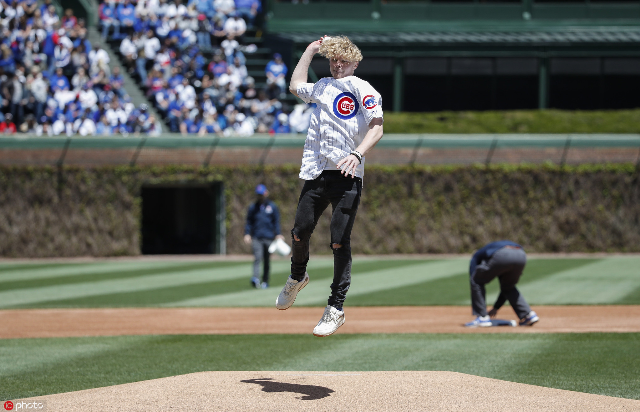 1/ 12 当地时间2019年5月12日,美国芝加哥,美国篮球网红tristan jass