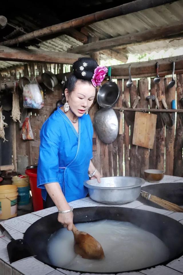 亮欢寨创始人吴笃琴