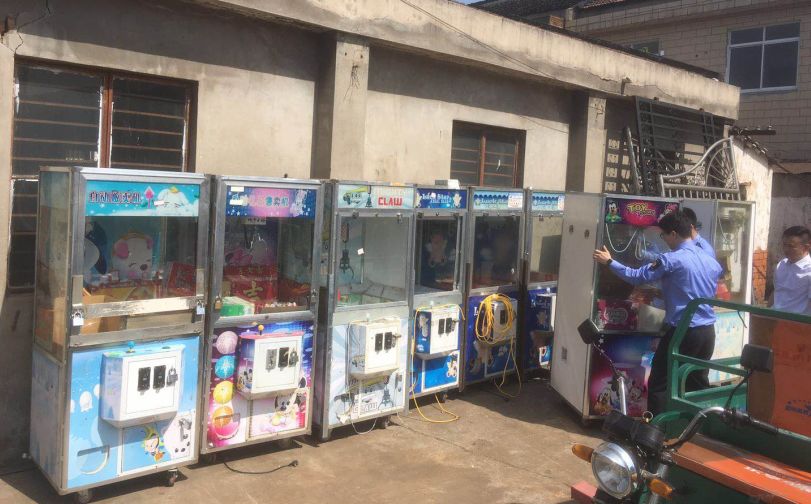 周庄长寿街头出现的抓烟机被多部门联合清缴