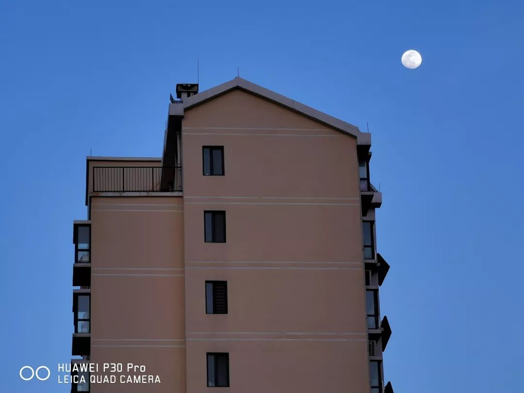 华为p30 pro创意拍月,潜望式长焦镜头实力爆表!