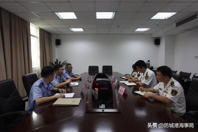 东兴海关缉私分局王敢宪副局长一行走访防城港海事局