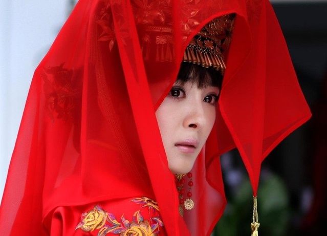 杨幂古装嫁衣,果然沉浸在幸福中的大幂幂美得令人惊艳